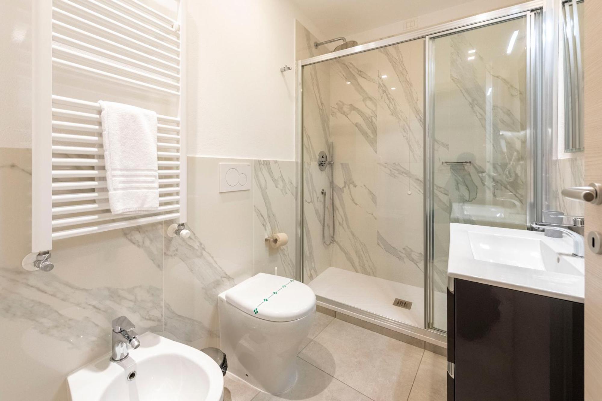 Alla Casa Rosa Al Mare- Centrale A Di Fronte Al Mare- Emozionante- Garage Privato Gratuito A 800 Mt- Aria Condizionata-Wifi Rapallo Eksteriør billede